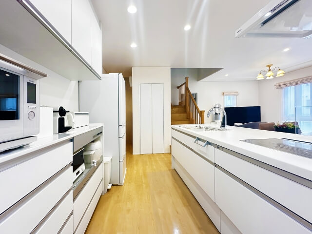 機能的なキッチン・バスルームのデザインで日々の生活を快適に